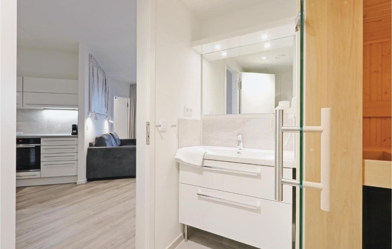 2 Bedroom Awesome Apartment In Luebeck Travemuende Exterior photo